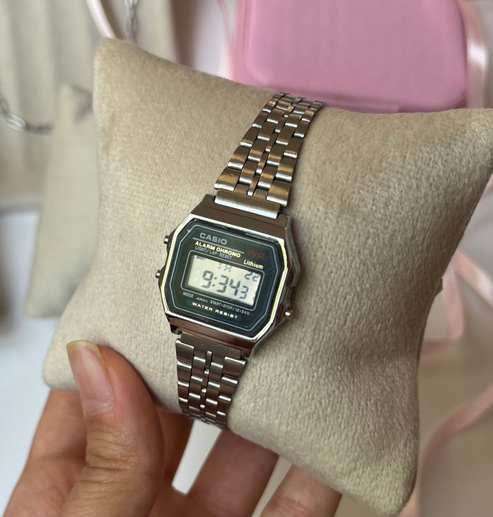 ساعت زنانه کلاسیک کاسیو رنگ نقره ای