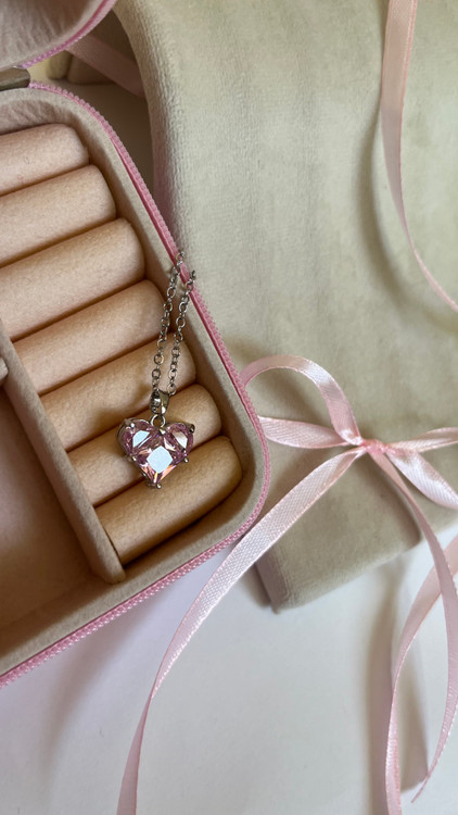 گردنبند جواهری دخترانه مدل قلب نگین صورتی