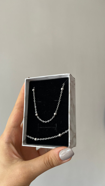 گردنبند و دستبند نقره ای