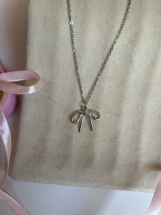 گردنبند دخترانه پاپیون ترند