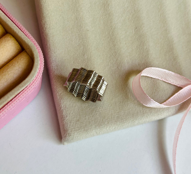 انگشتر زنانه مینیمال