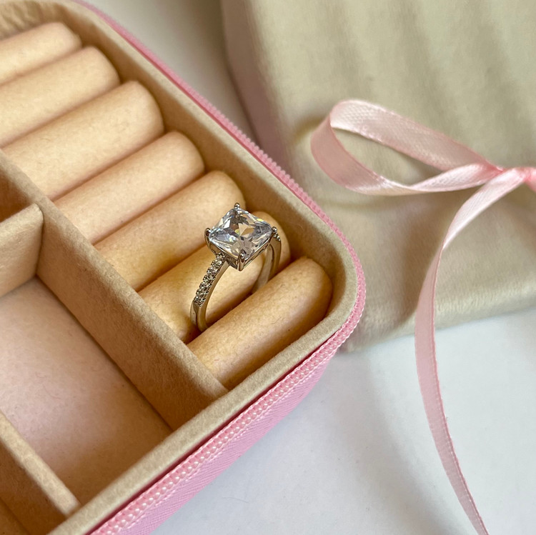 انگشتر زنانه جواهری نگین مخراج