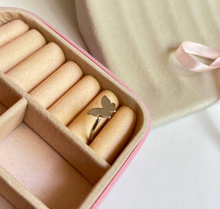 انگشتر زنانه مینیمال مدل پروانه