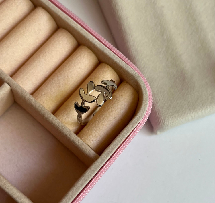 انگشتر زنانه مینیمال مدل برگ رنگ نقره ای