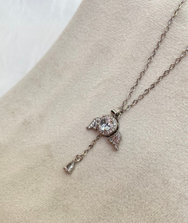 گردنبند زنانه جواهری مدل بال فرشته رنگ ثابت