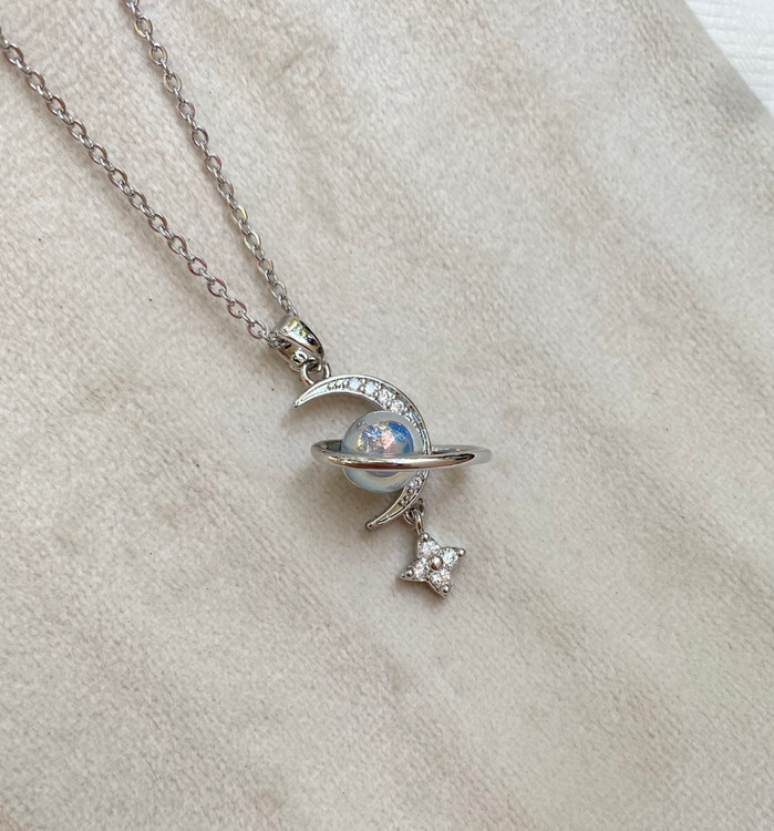 گردنبند جواهری مدل ماه و ستاره