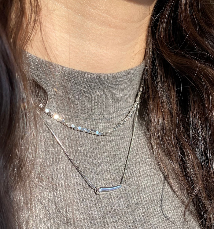 گردنبند زنانه آبکاری نقره مدل دو لاین رنگ ثابت و ضدحساسیت