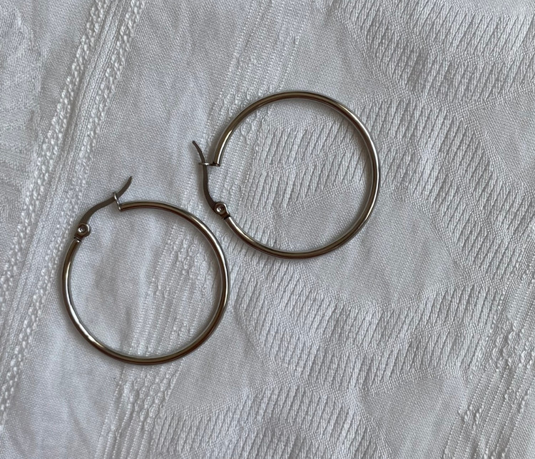 گوشواره مینیمال زنانه مدل دایره و ستاره رنگ ثابت