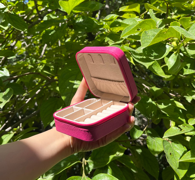 جعبه جواهرات پینترستی در رنگ های پاستلی