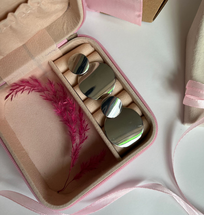 گوشواره پینترستی مینیمال دخترانه رنگ نقره ای