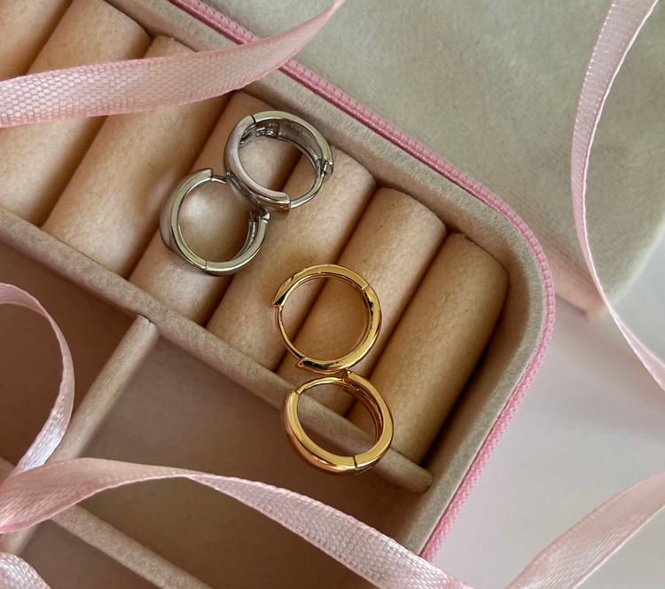 گوشواره زنانه پینترستی مینیمال دخترانه رنگ طلایی