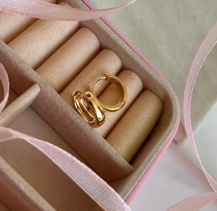 گوشواره زنانه پینترستی مینیمال دخترانه رنگ طلایی