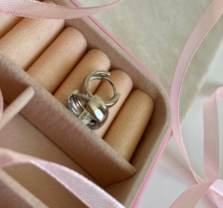 گوشواره زنانه پینترستی مینیمال دخترانه رنگ طلایی