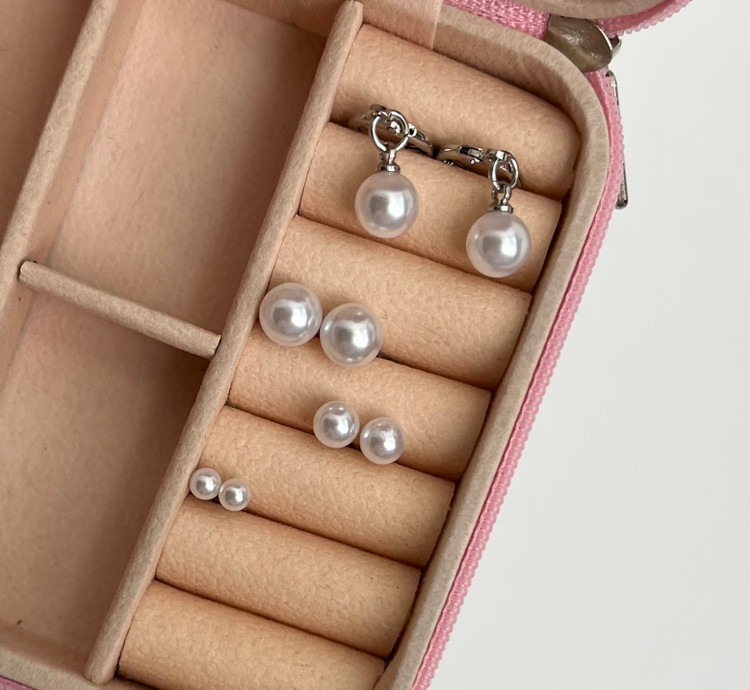 گوشواره مینیمال زنانه مدل مروارید در دو مدل و سه اندازه